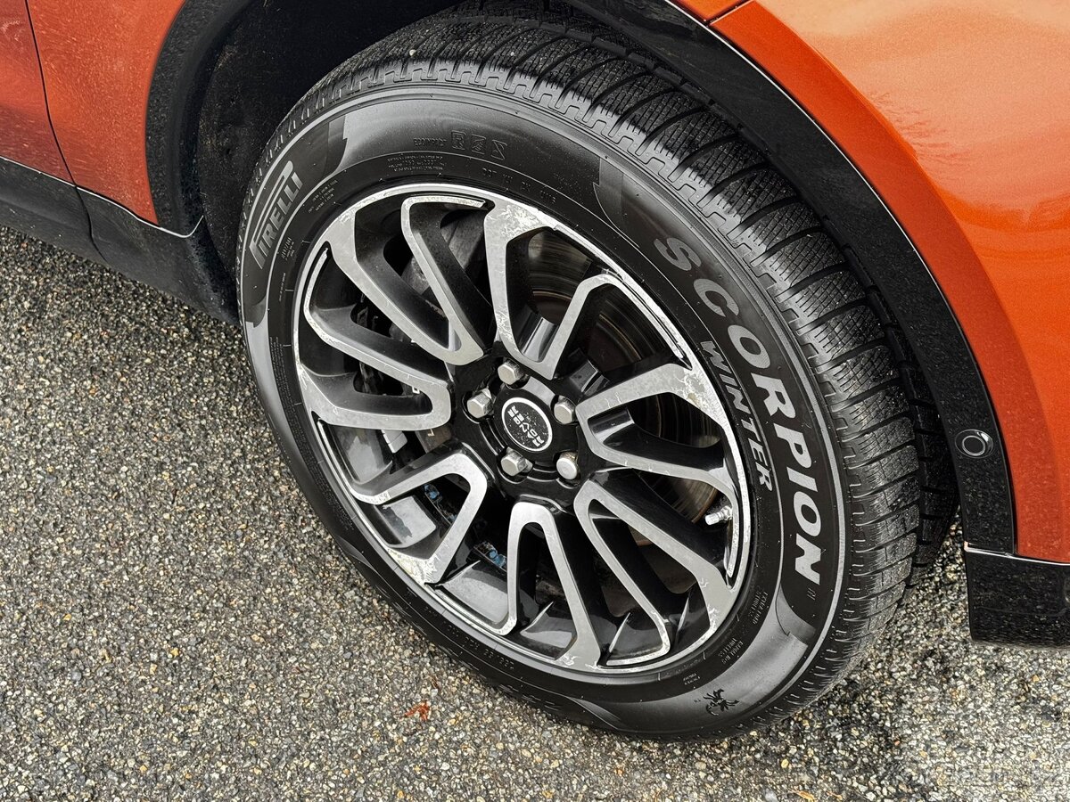 Land Rover Discovery 3.0 - 7