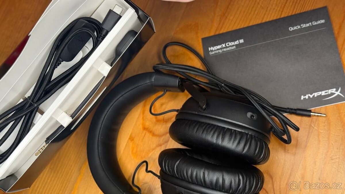 Herní sluchátka HyperX Cloud III Black - 7