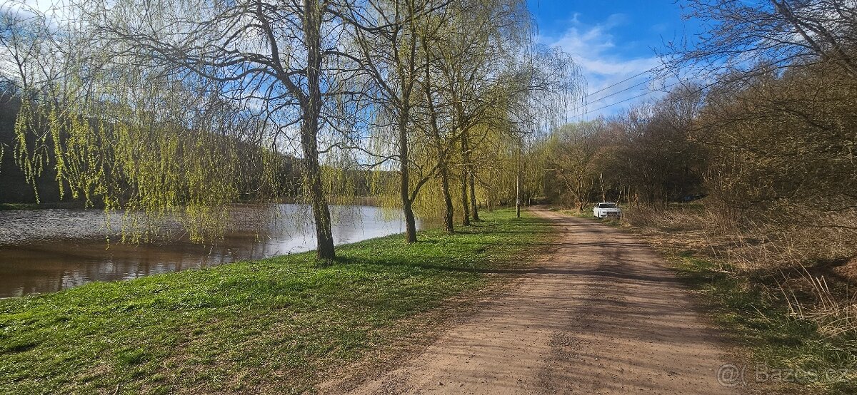 Pozemek u rybníka - 7