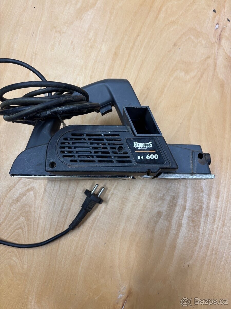 Hoblovka KDR 310 a hoblík. - 7