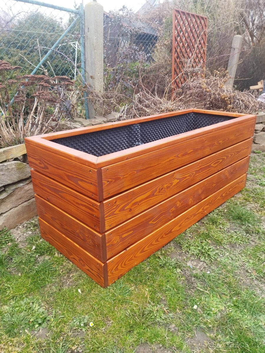 Vyvýšený záhon z modřínu - 7