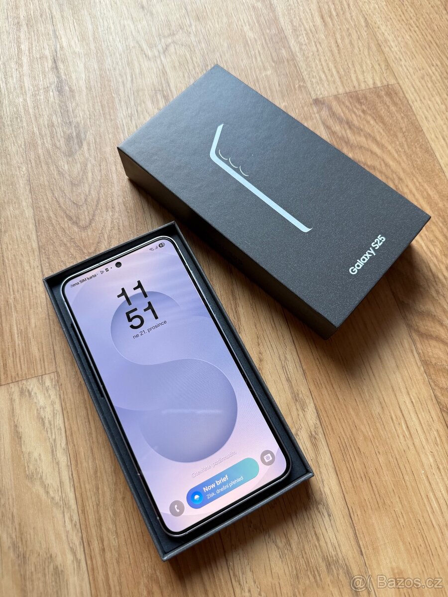 Samsung Galaxy S25 128GB Silver - 7