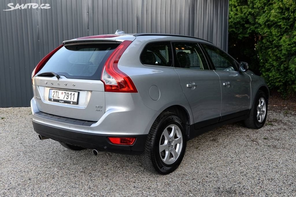 Volvo XC60 2.4 D3 MANUÁL - 7