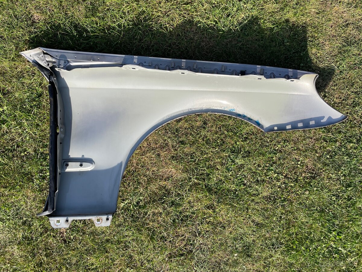 Mercedes W211 blatník - barva 723 - 7