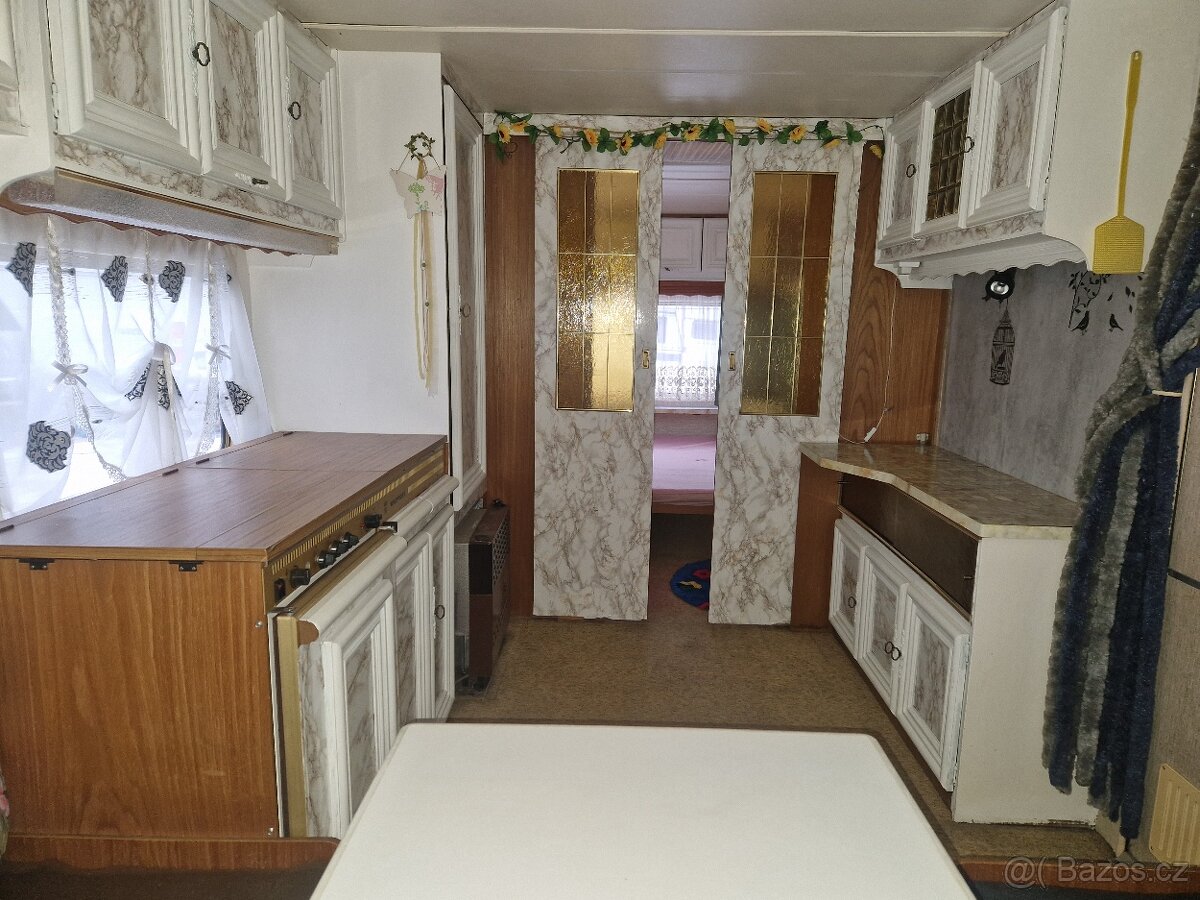 Karavan na pevné stání - 7