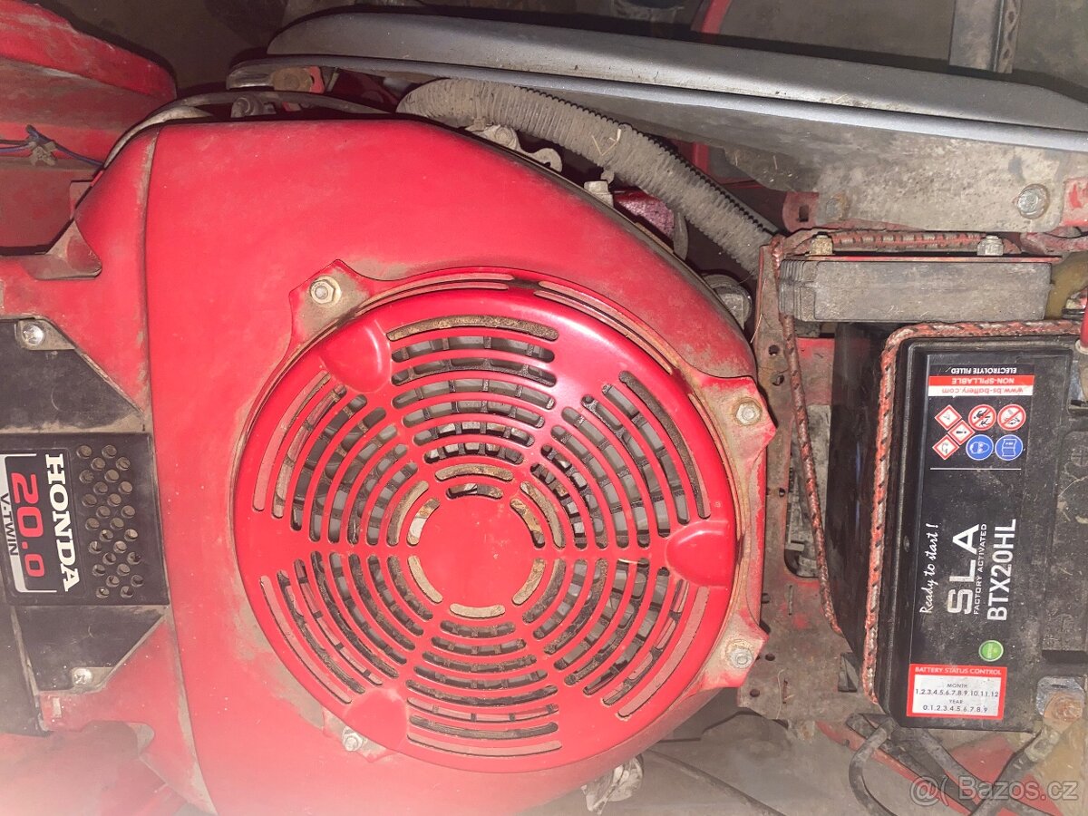 Zahradní traktor Countax a2050he - 7