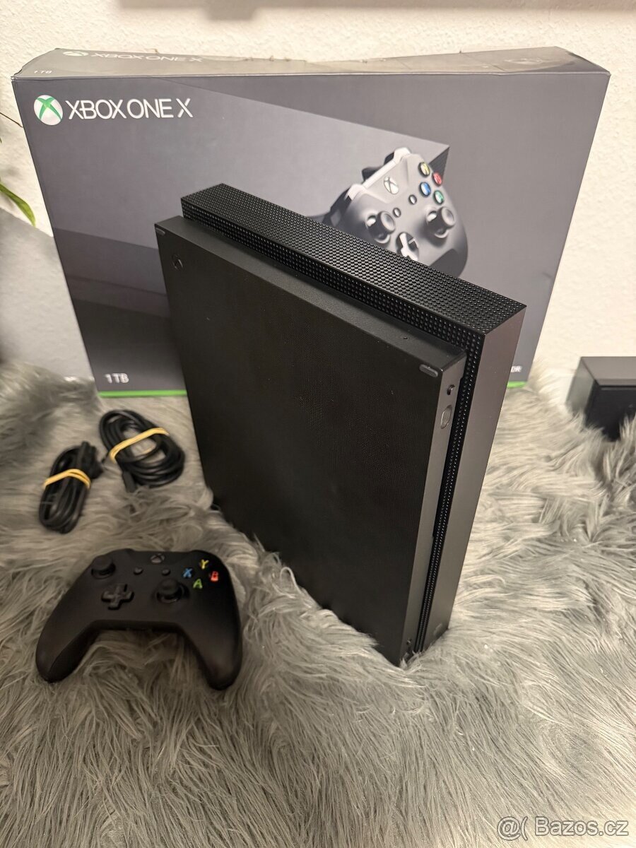 XBOX ONE X 1TB V TOP STAVU - 7