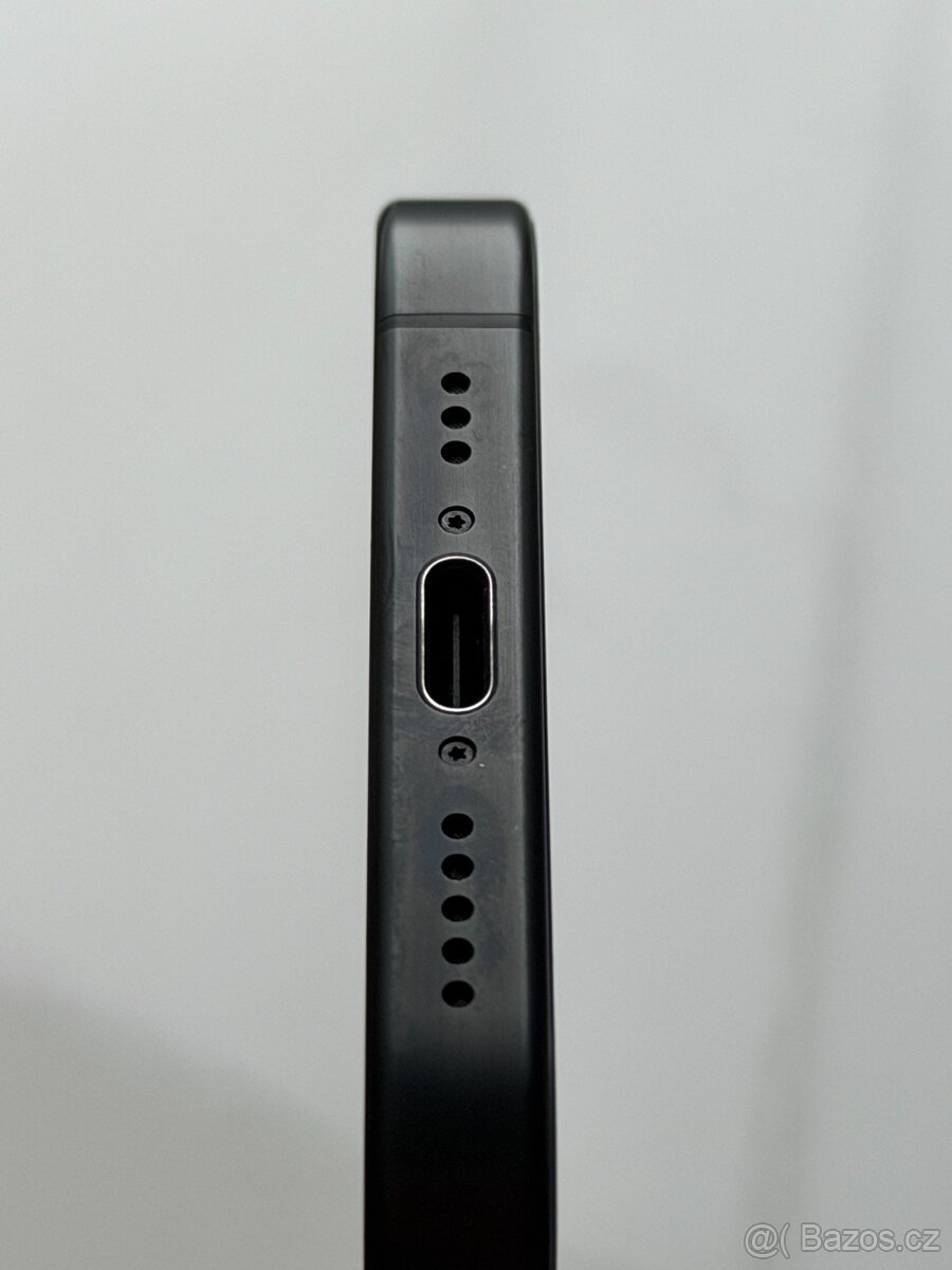 iPhone 15 Pro 256GB Černý, Baterie 89% - 7