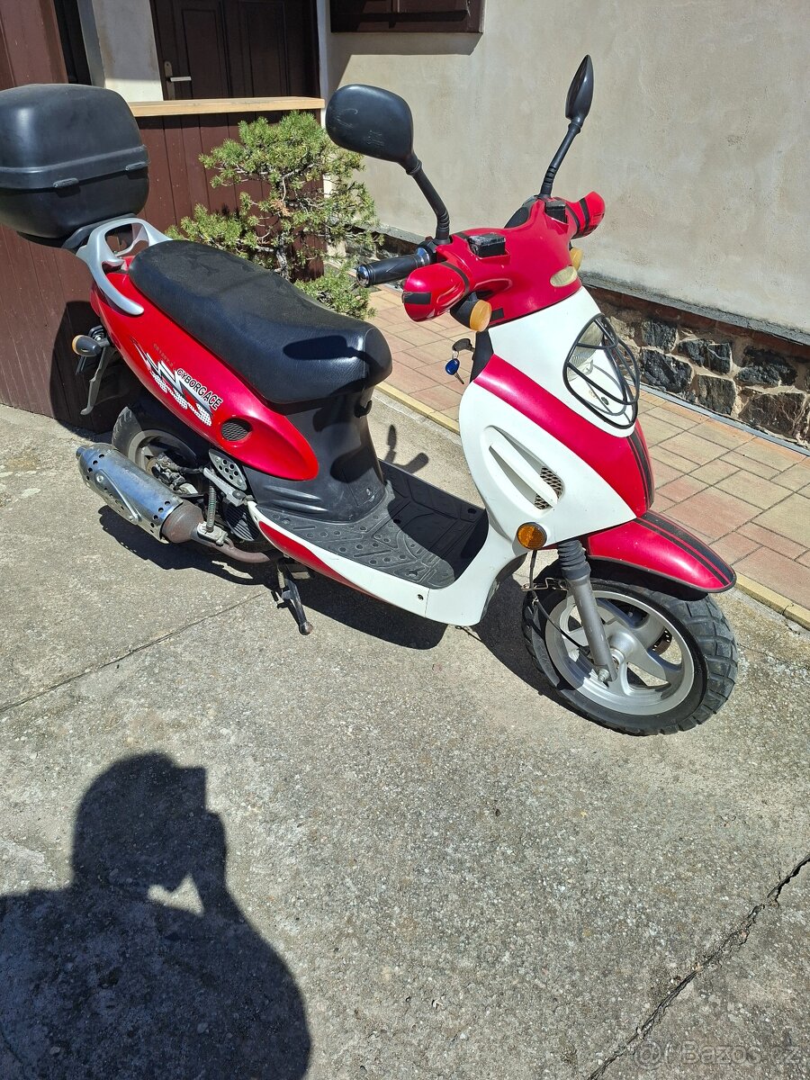 Skútr 125 ccm - 7
