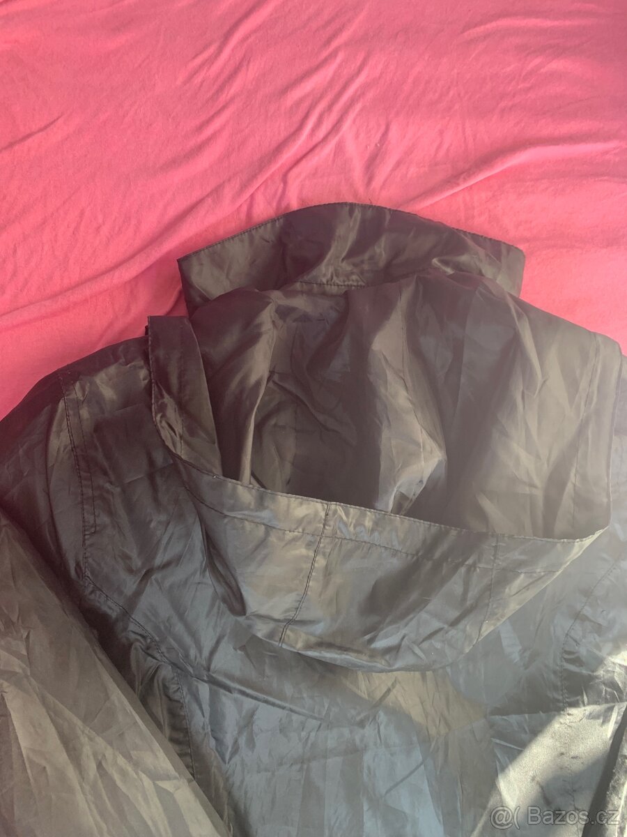 Krásný černý trenčkot do deště - 7