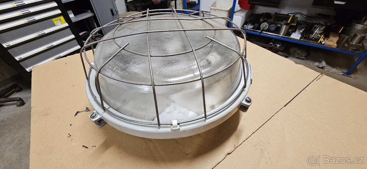 Kvalitní venkovní světlo 2x100W IP65 - 7