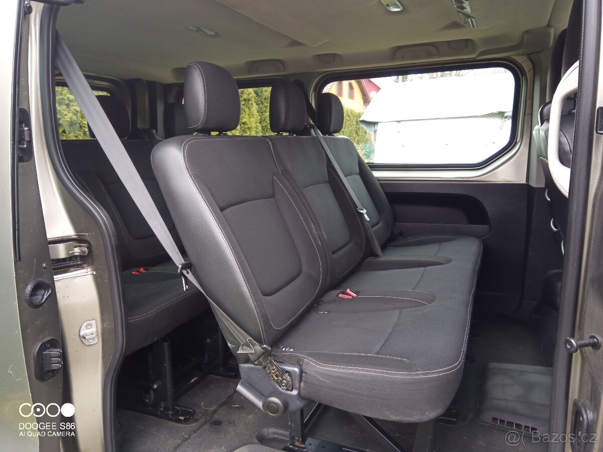 Prodám Renault Trafic 9 místný 2019 107 kw - 7