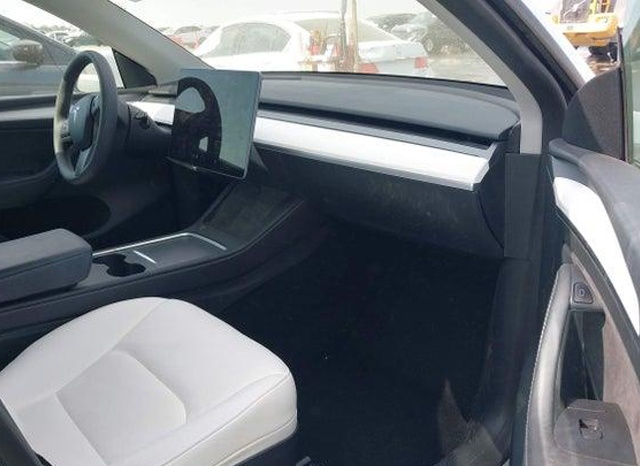 2023 Tesla Model Y Long Range - 7
