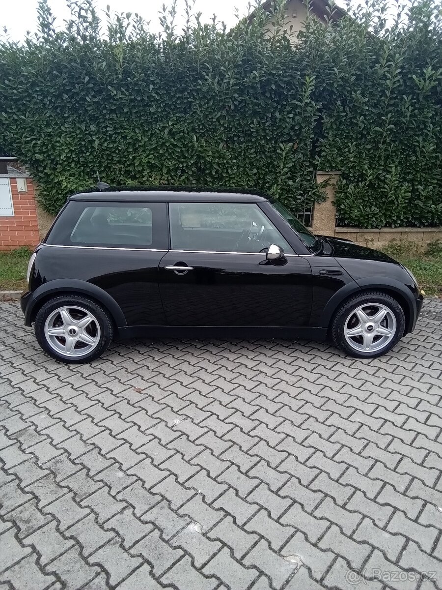 Mini Cooper 1.6i, 66 kW, rok výroby 4/ 2005 - 7