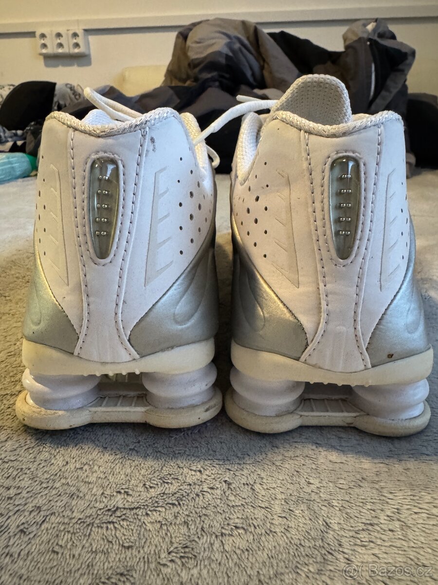 Nike velikost 10,5 - 7