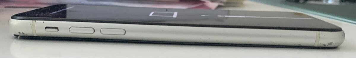 iPhone 11 - na náhradní díly - 7