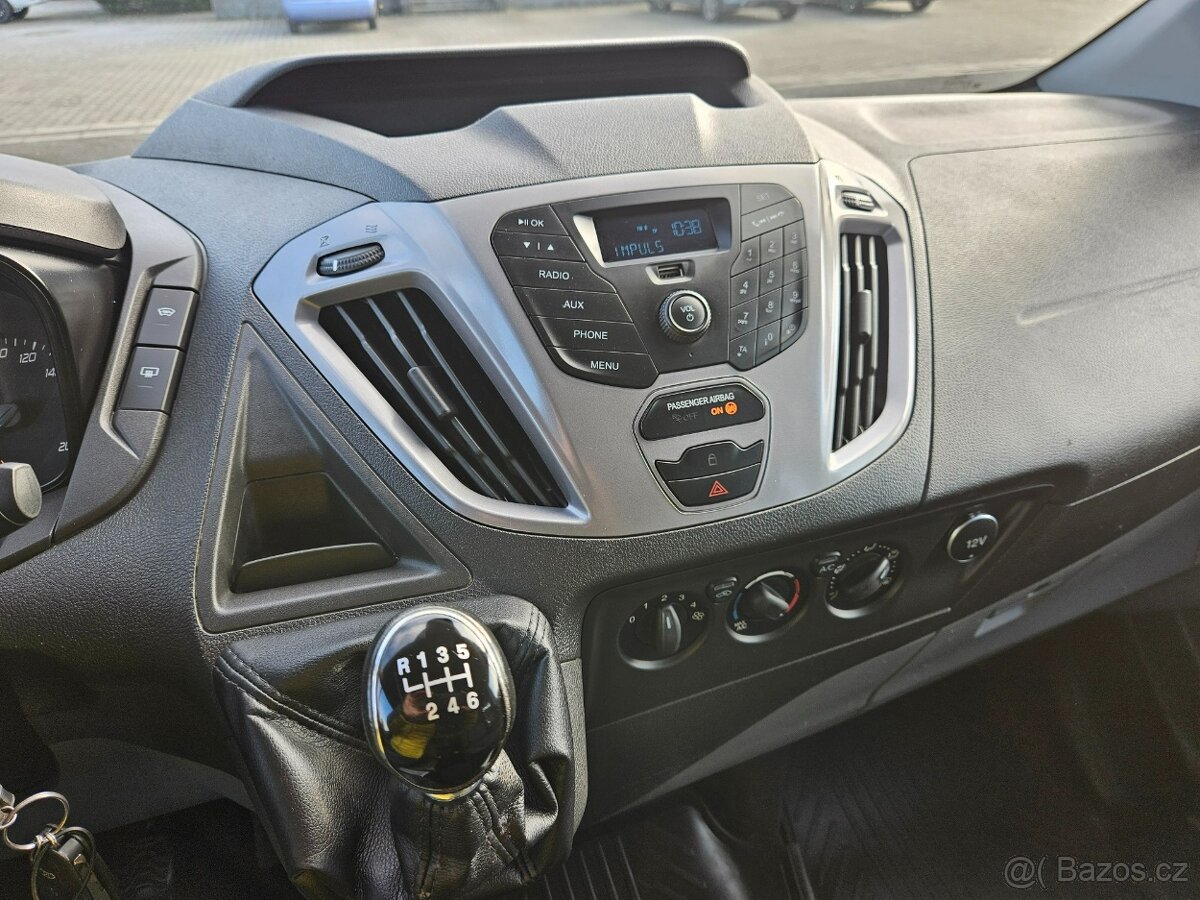 Ford Transit Custom 2,0 TDCi 96 kW 6 míst - 7