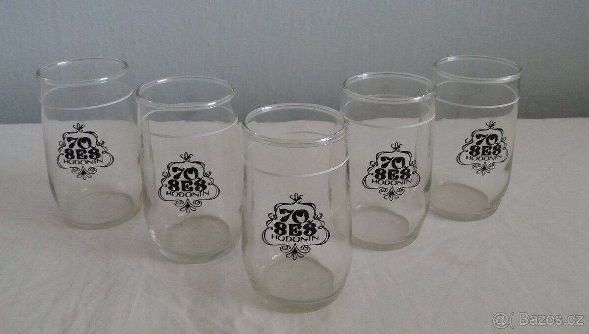 Prodám zachovalé skleničky, vázy, tácy, popelníky atd. - 7