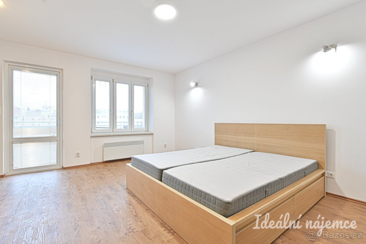 3+kk, Křídlovická - 7