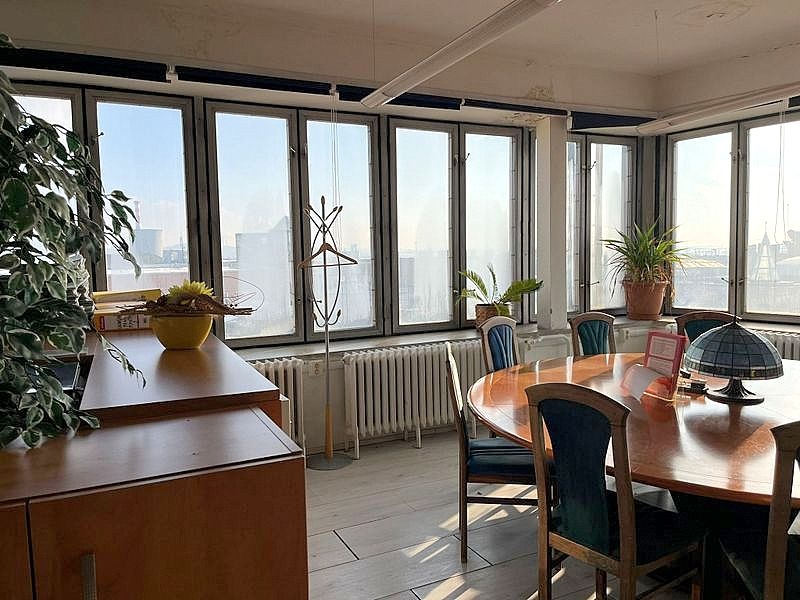 Pronájem kanceláře 57m2 v centru města, ul. Kobližná - 7