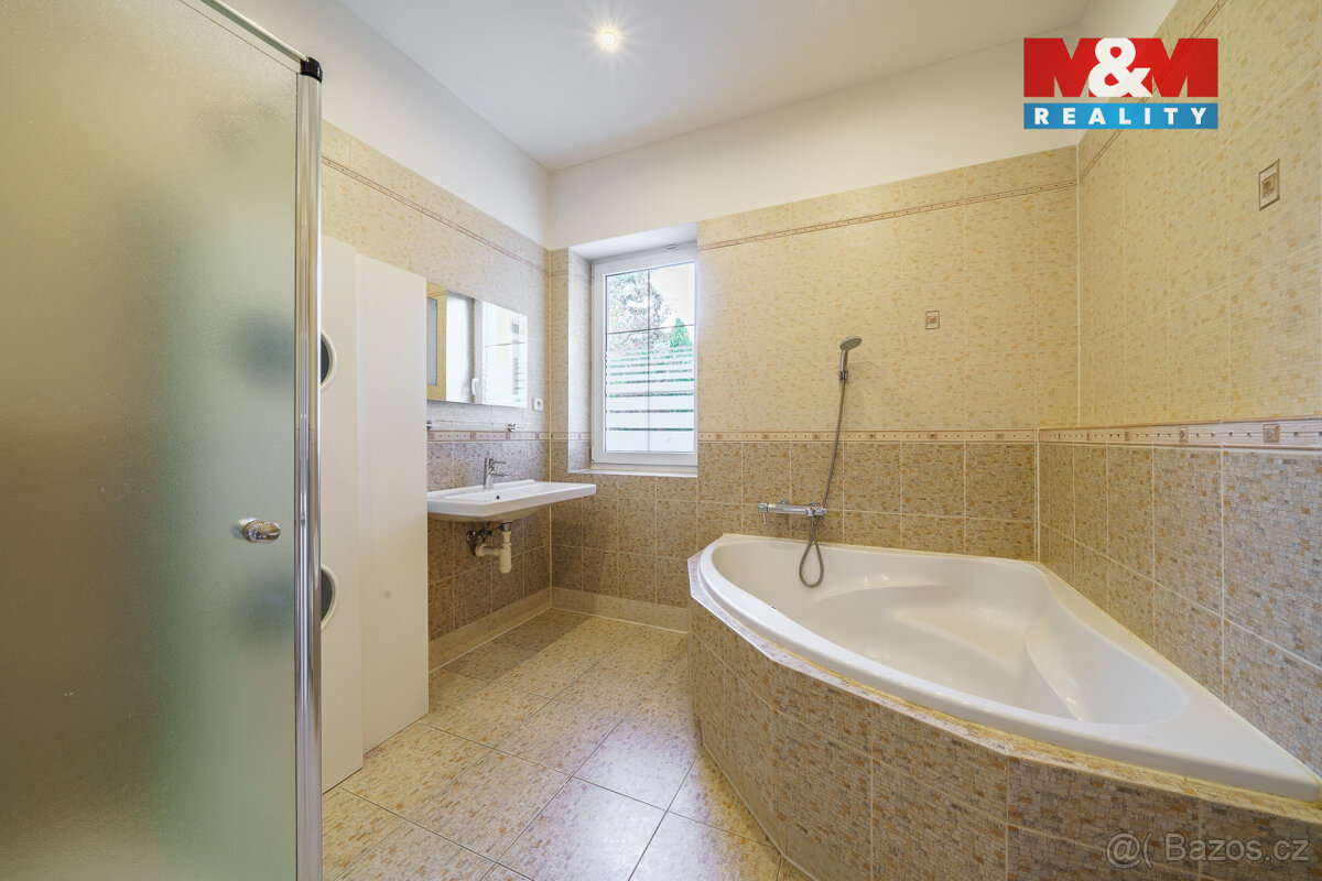 Pronájem rodinného domu, 244 m², Karlovy Vary, ul. Motýlí - 7