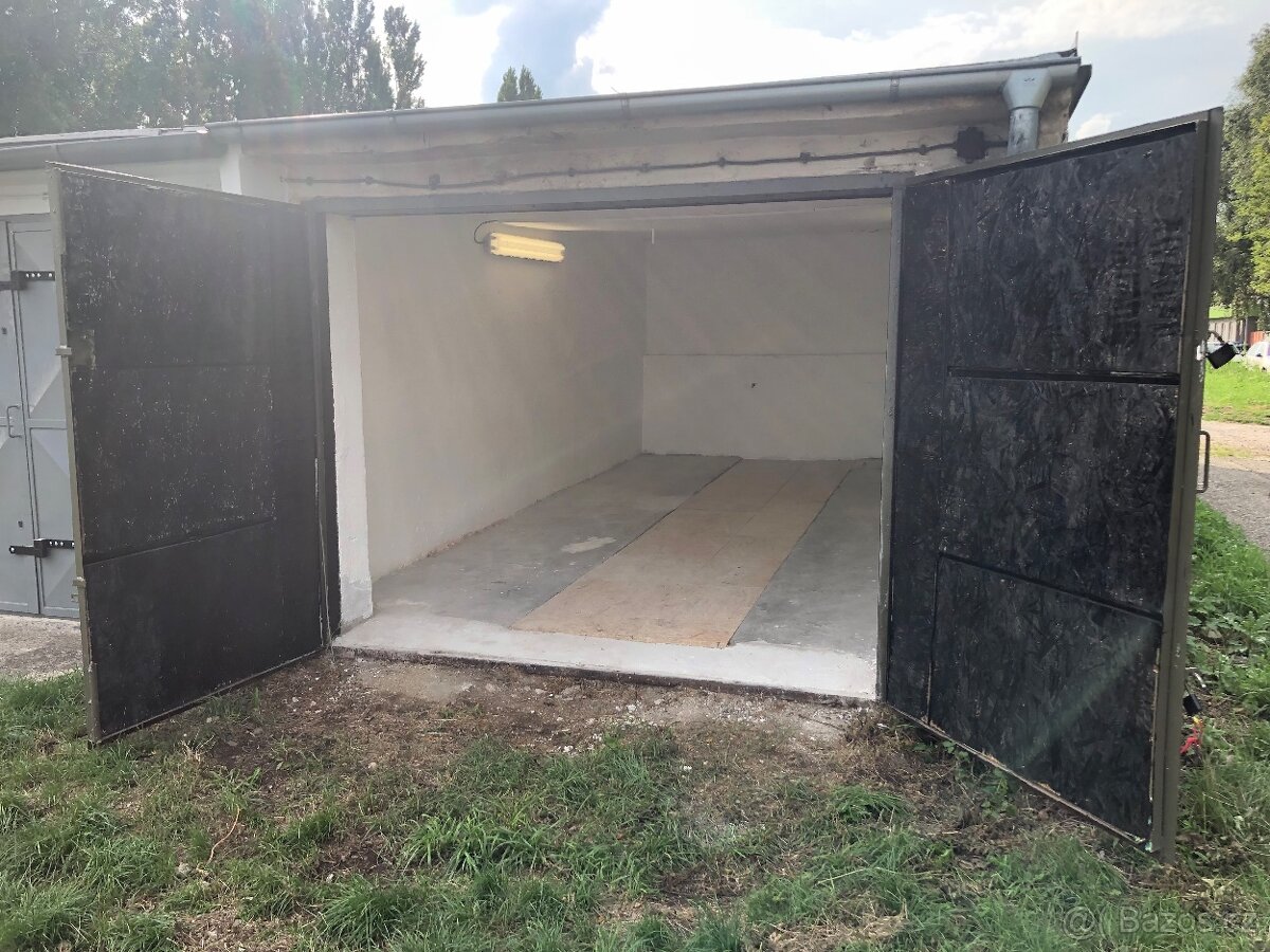 PRODÁM Garáž ul. Dolní - HOTEL KRYSTAL - 7