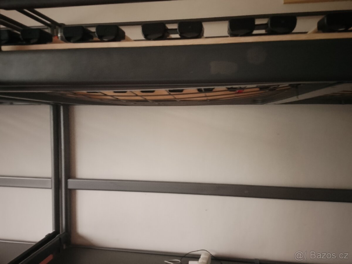 Vyvýšená kovová postel - 7