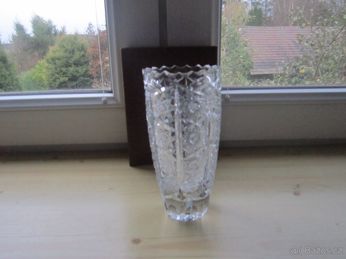 Broušená vázička - 7