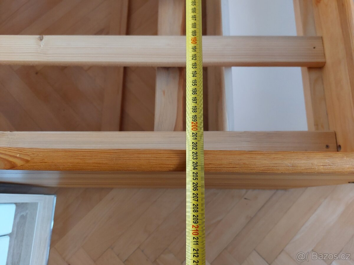 Dřevěná postel s úložným prostorem - 7