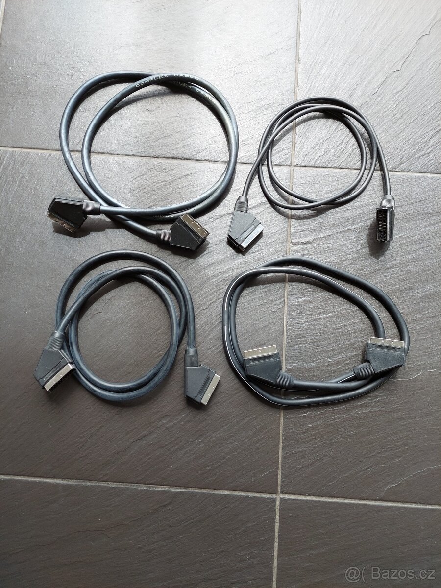 Kabely a konektory - 7