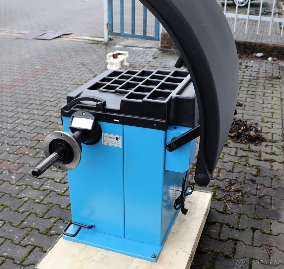 Vyvažovačka kol automatická, brzda, laser - 7
