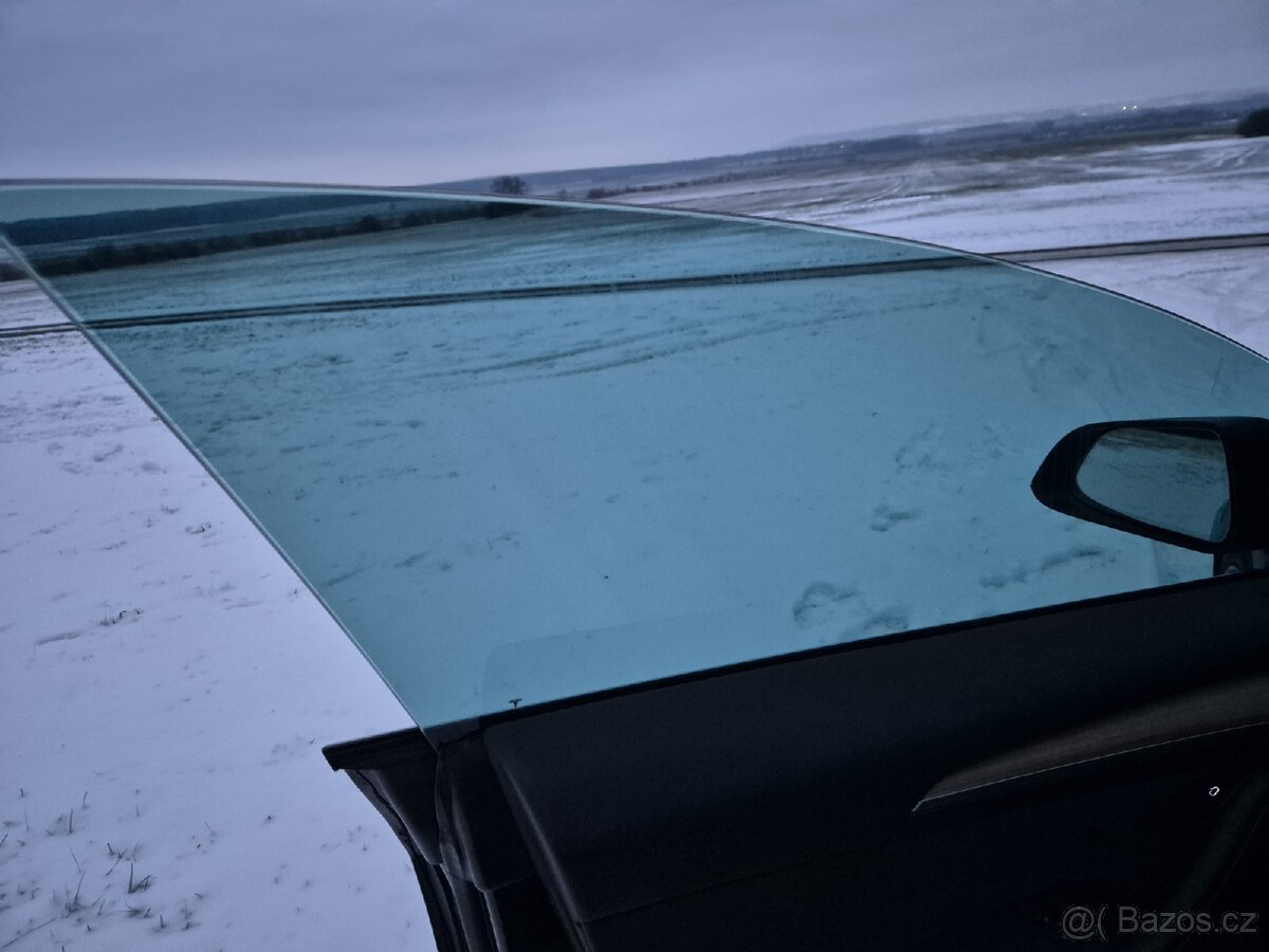 Prodám Tesla model 3 SR - 7