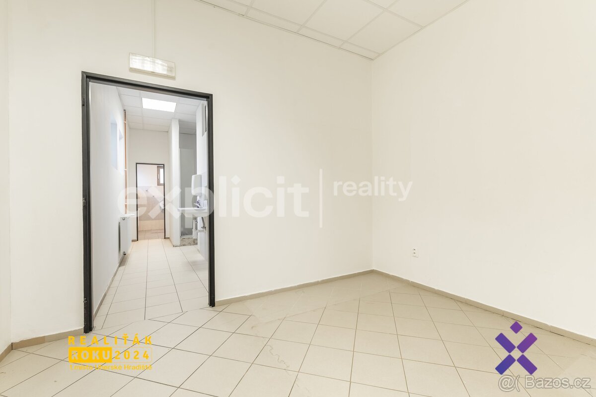 Pronájem obchodních prostor v centru města 142 m² - Uherský - 7