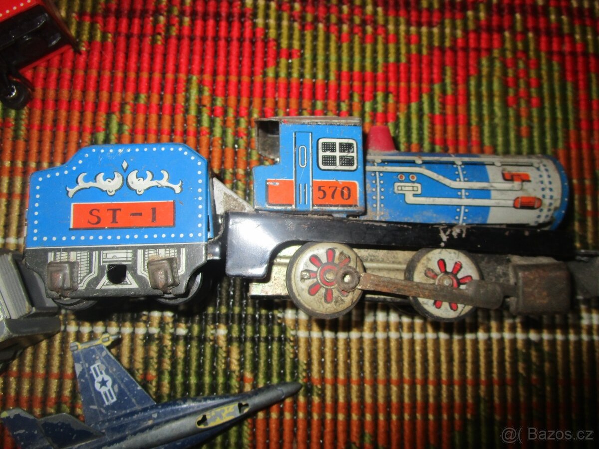 STARÉ HRAČKY-AUTÍČKA ATD. - 7
