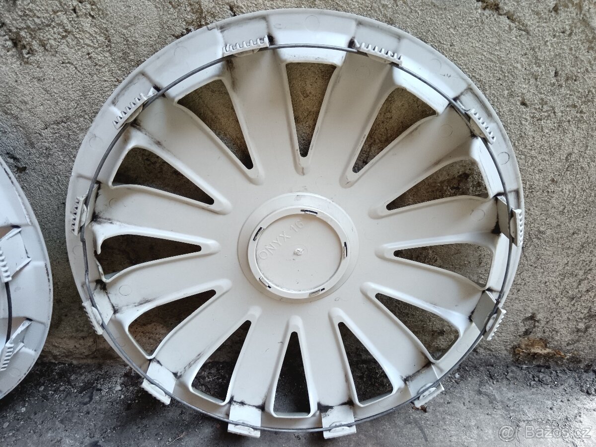 Univerzální poklice r 16 - 7