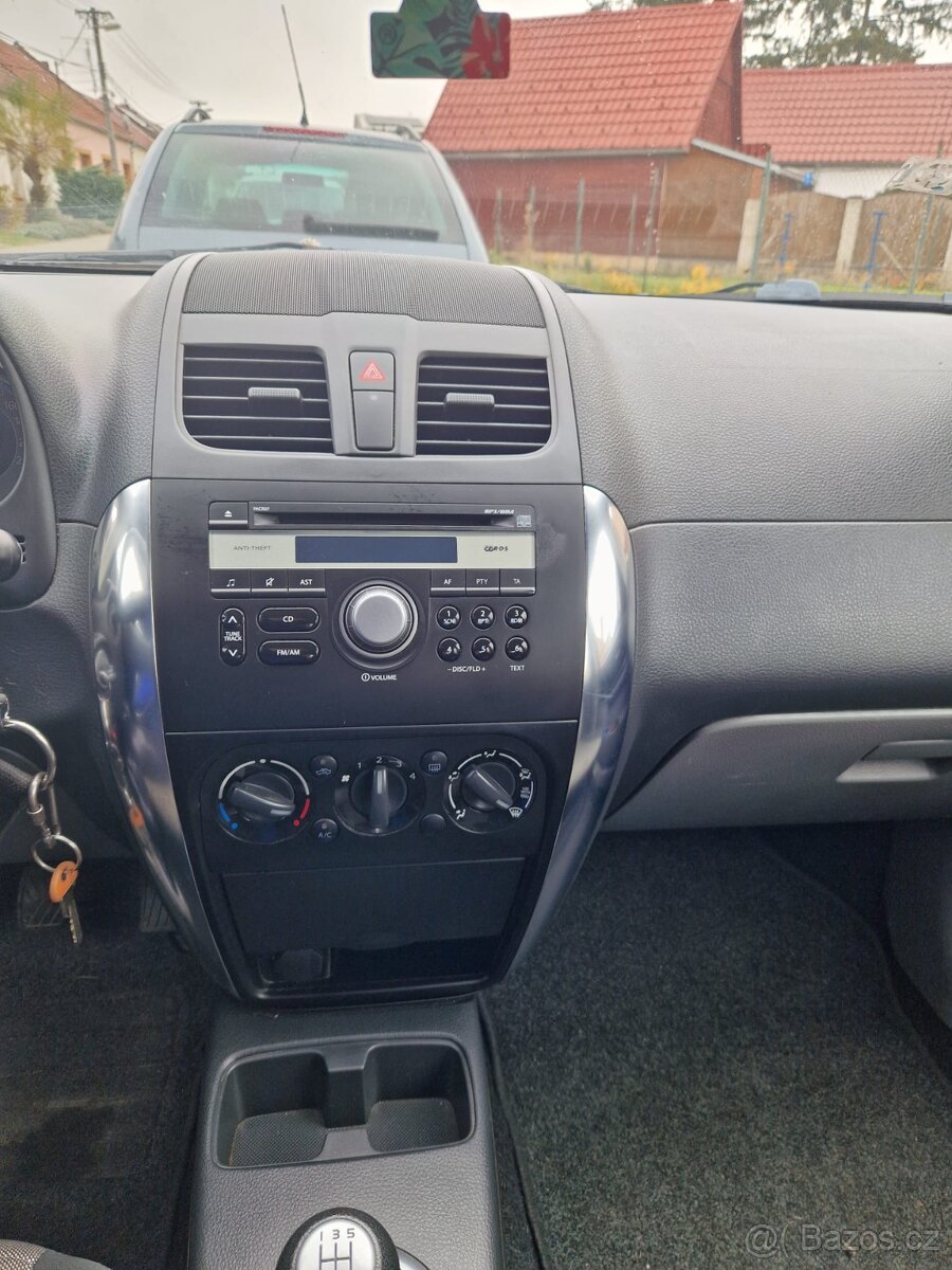Suzuki SX4 1.6 4 wd -88 kW - 7