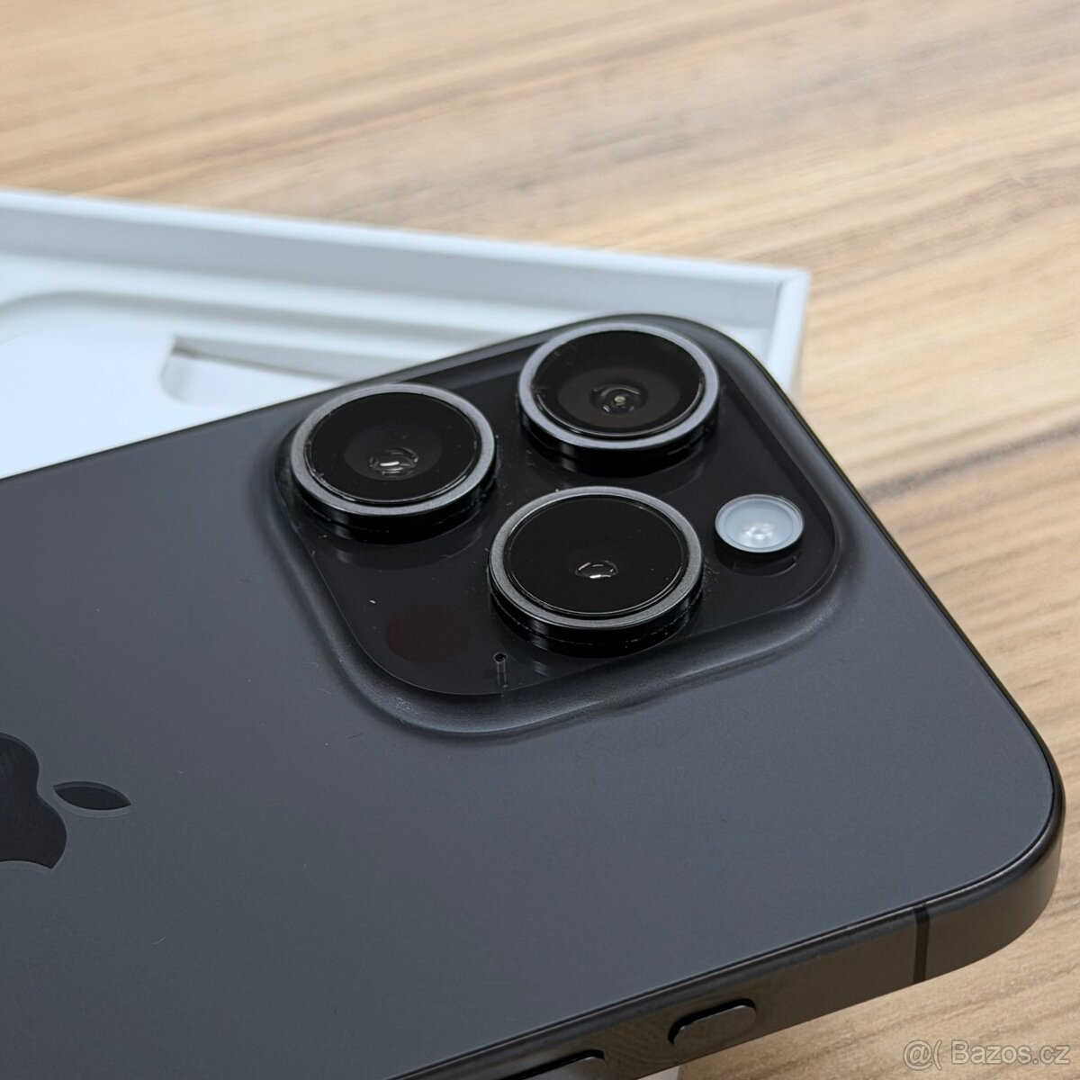 IPhone 15 Pro 128GB černý titan - 7