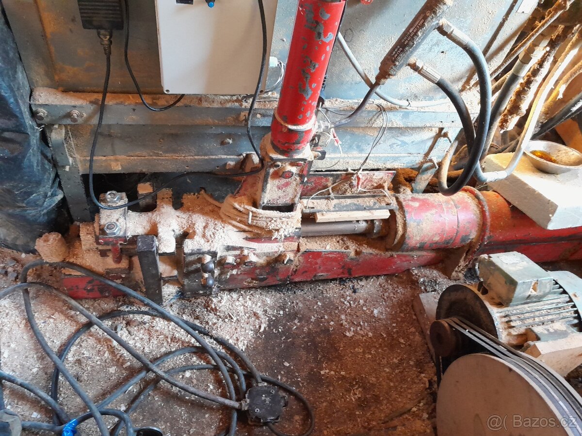 Briketovací lis - 7