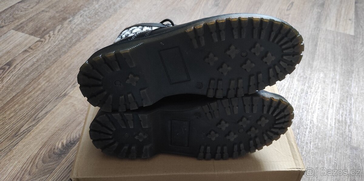 Dámská kotníková obuv s nápisem "Dior" - 7