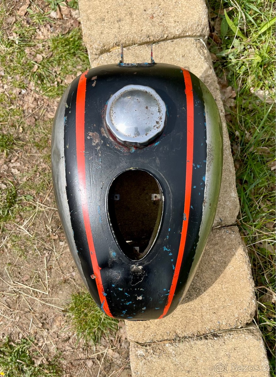 Jawa ČZ 250 350 kývačka - nádrž s víčkem - 7