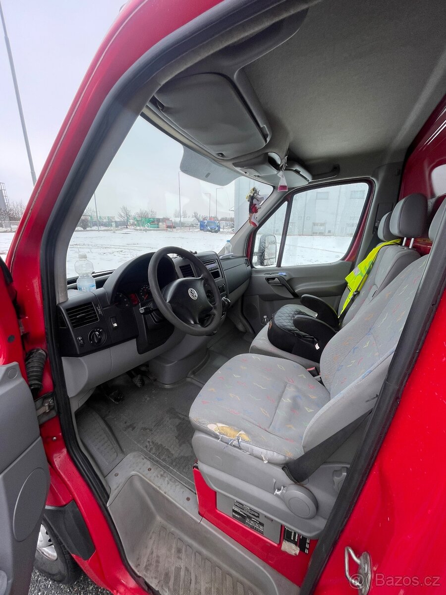 Volkswagen Crafter skříň - 7