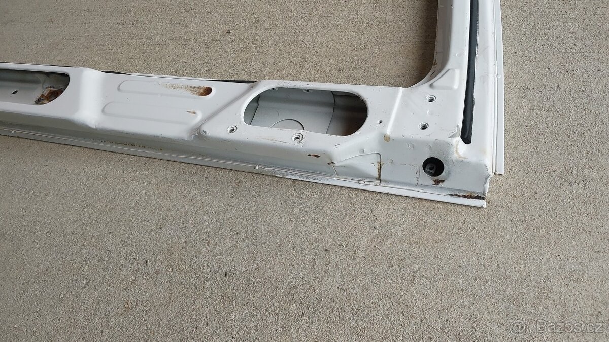 Suzuki Samurai SJ413 – Rám čelního skla bílý - 7