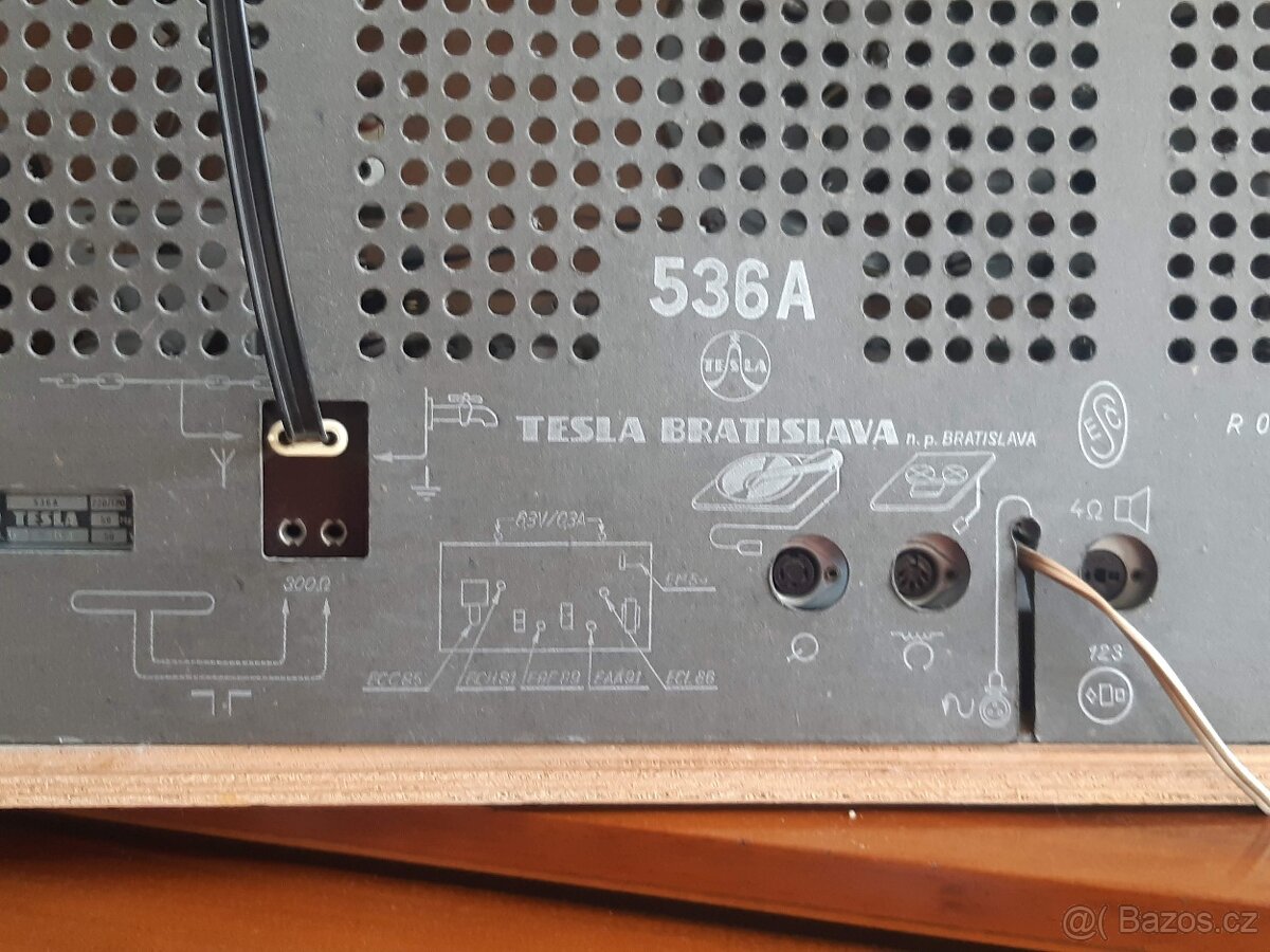 Rádio Tesla 536A s gramofonovou skříňkou - 7
