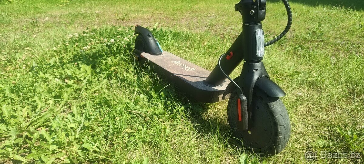 ElektroKoloběžka eScooter E5 250W - 7