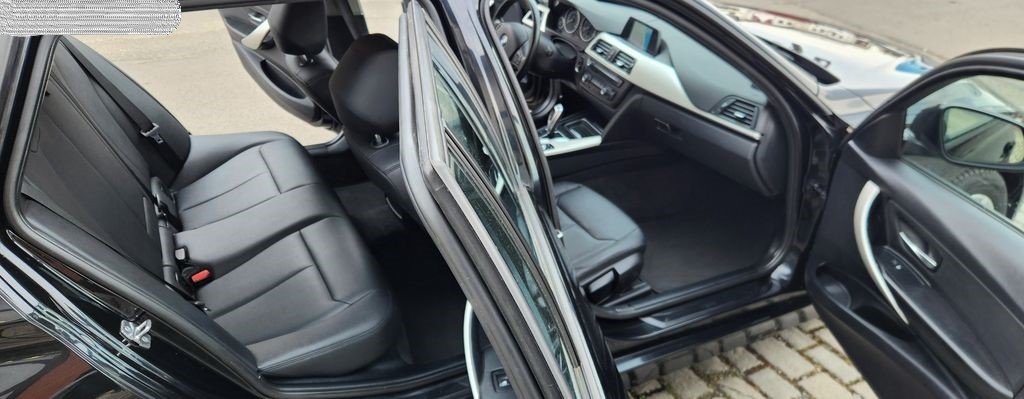 BMW Řada 3, 2.0dXENONAUTOMATTAŽNÉSERVIS - 7