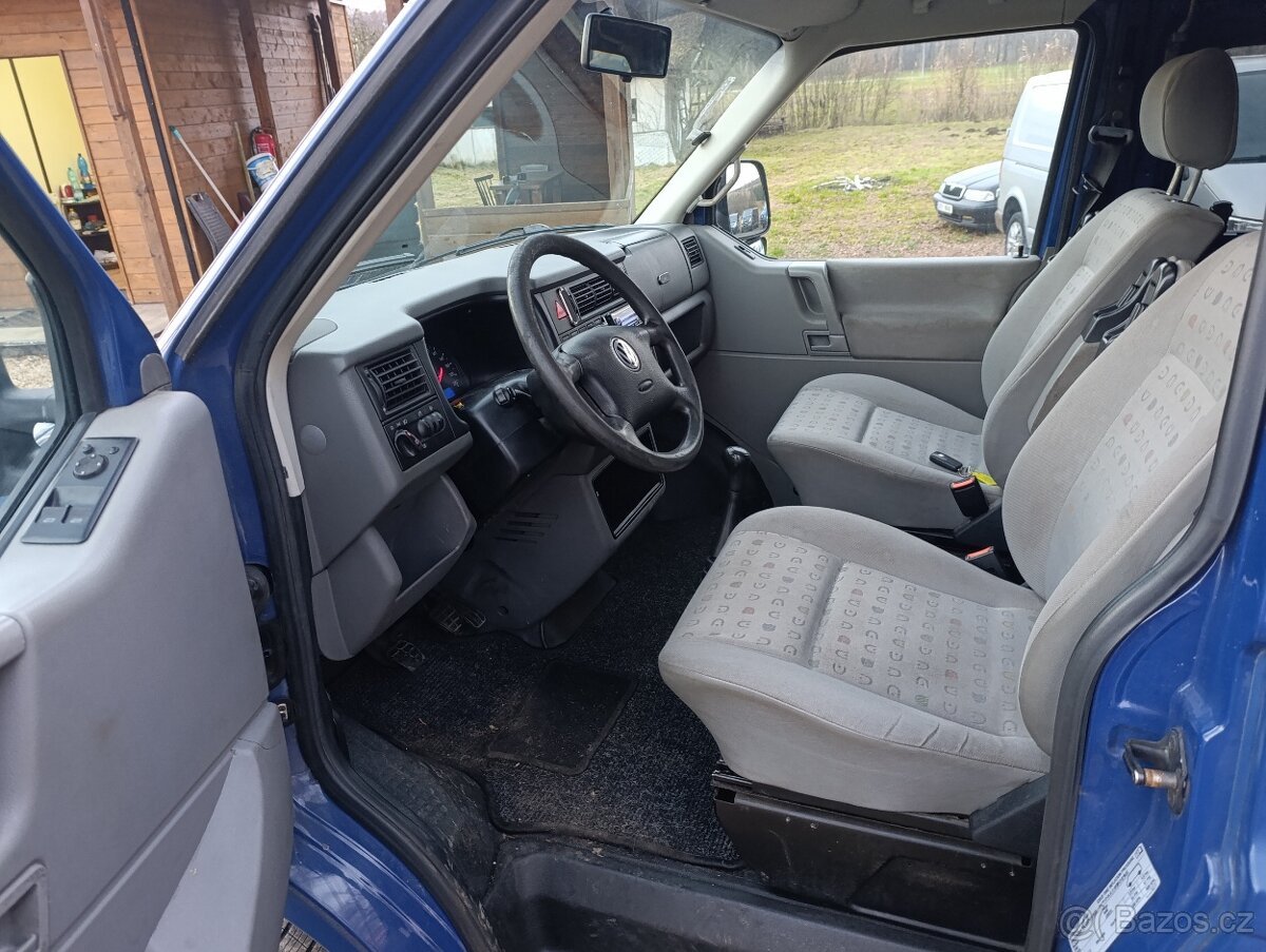 Volkswagen Transporter 2.5 TDi 75kw 5-9míst - 7