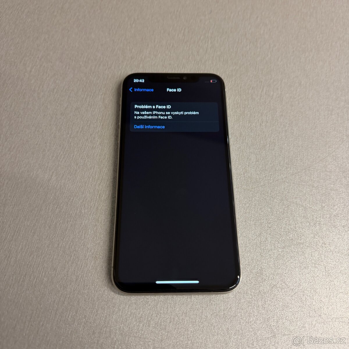 iPhone X 64GB bílý - 7