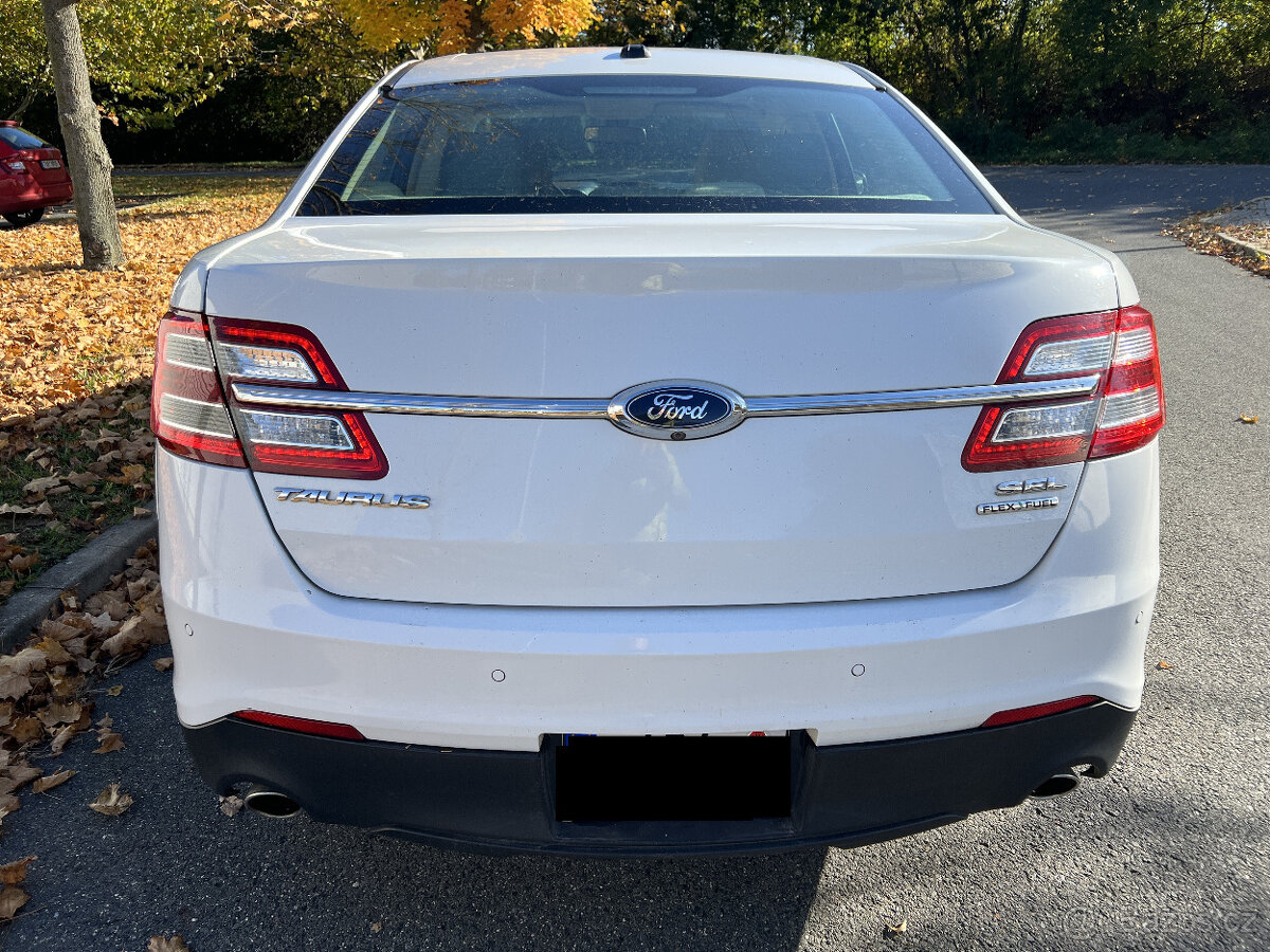 Ford Taurus 3.5V6, benzín, 2015, 1.majitel - 7