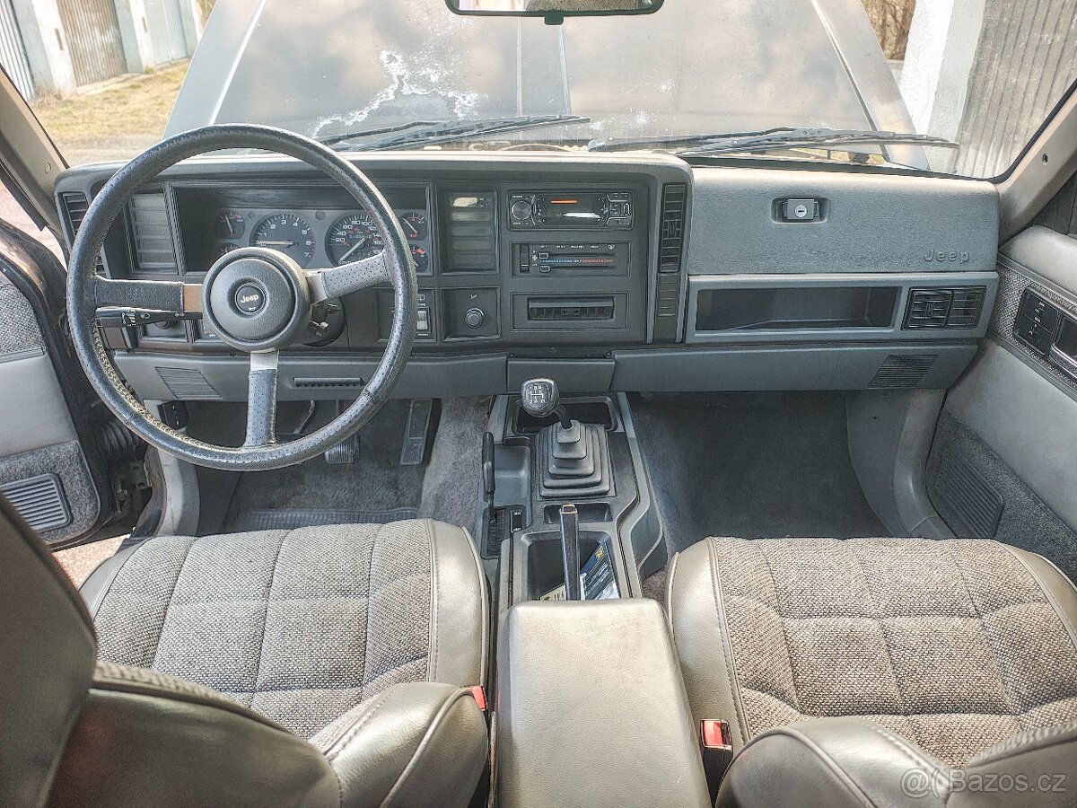 Jeep Cherokee XJ 2.5i 4x4 - 7