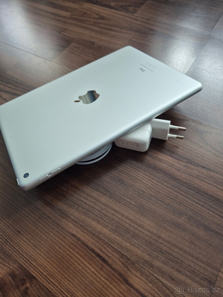 Apple iPad 7. generace 32gb - 7